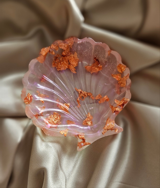 Concha Joyero con Detalles en Oro Rosa – Un Toque de Lujo Artesanal